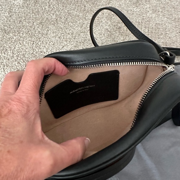 Authentic Alexander McQueen crossbody bag - Picture 5 of 10